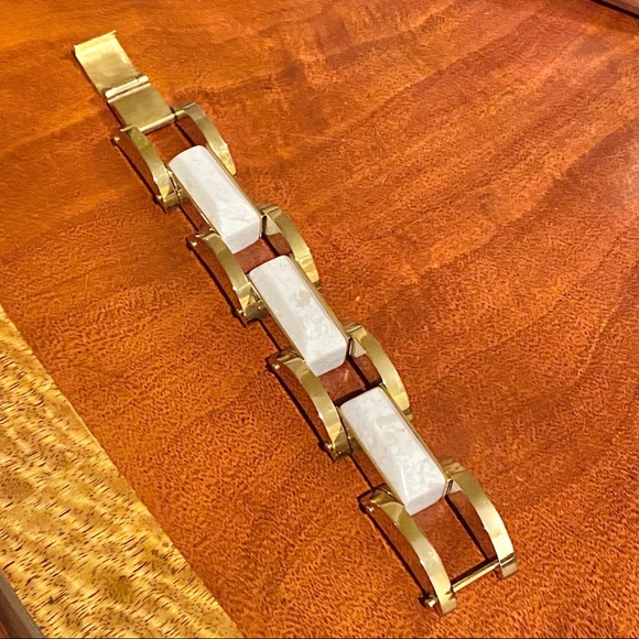 L E L E   S A D O U G H I - Picture 4 of 6